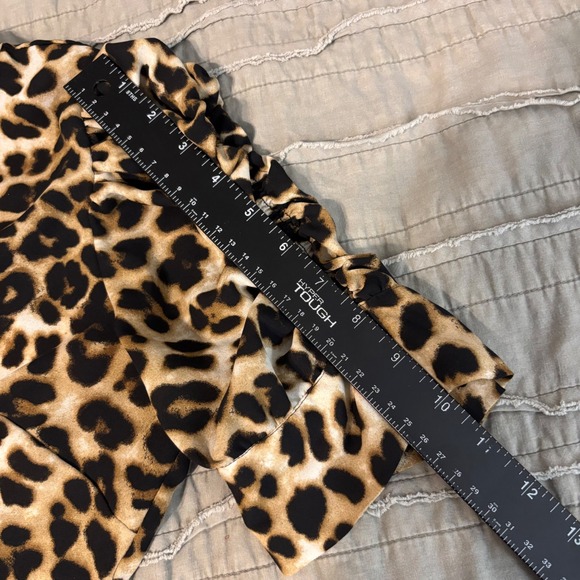 New York & Co Leopard Print Ruched Sleeve Button Up Blouse Tan Black Medium Y2K - Picture 10 of 10